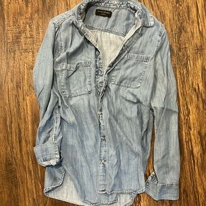 Banana republic boyfriend fit button up denim shirt